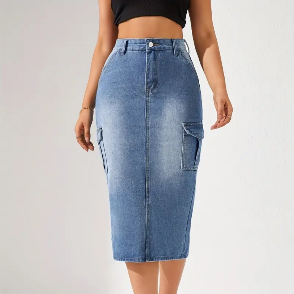 Boutique Women's NWOT High Waisted Midi/Maxi Denim Skirt w/ Back Slit Size Large